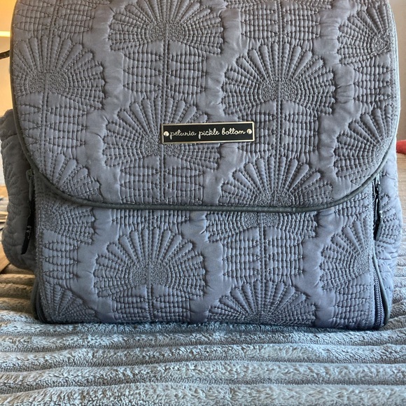 Petunia Pickle Bottom ~ Grey Quilted Baby Bag/Backpack Removable Changing Pad - Picture 9 of 16